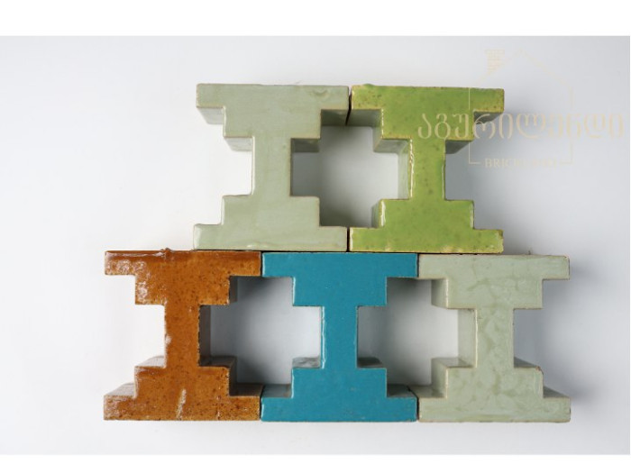 ხელნაკეთი მოჭიქული აგურის ორნამენტი